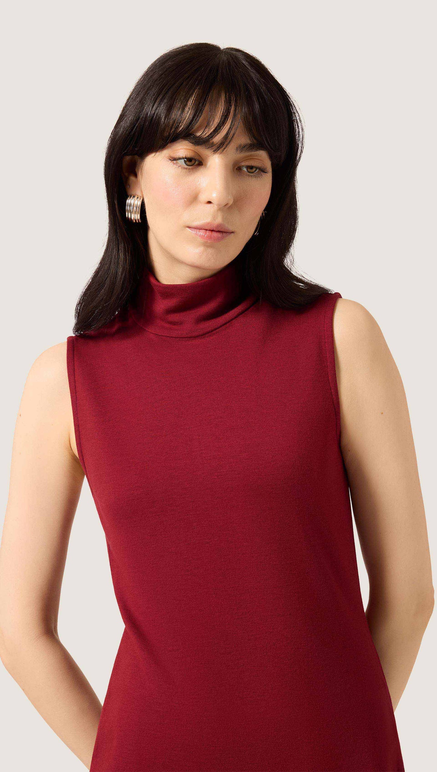 Sleeveless Slim Turtleneck in Wool Jersey | Maroon