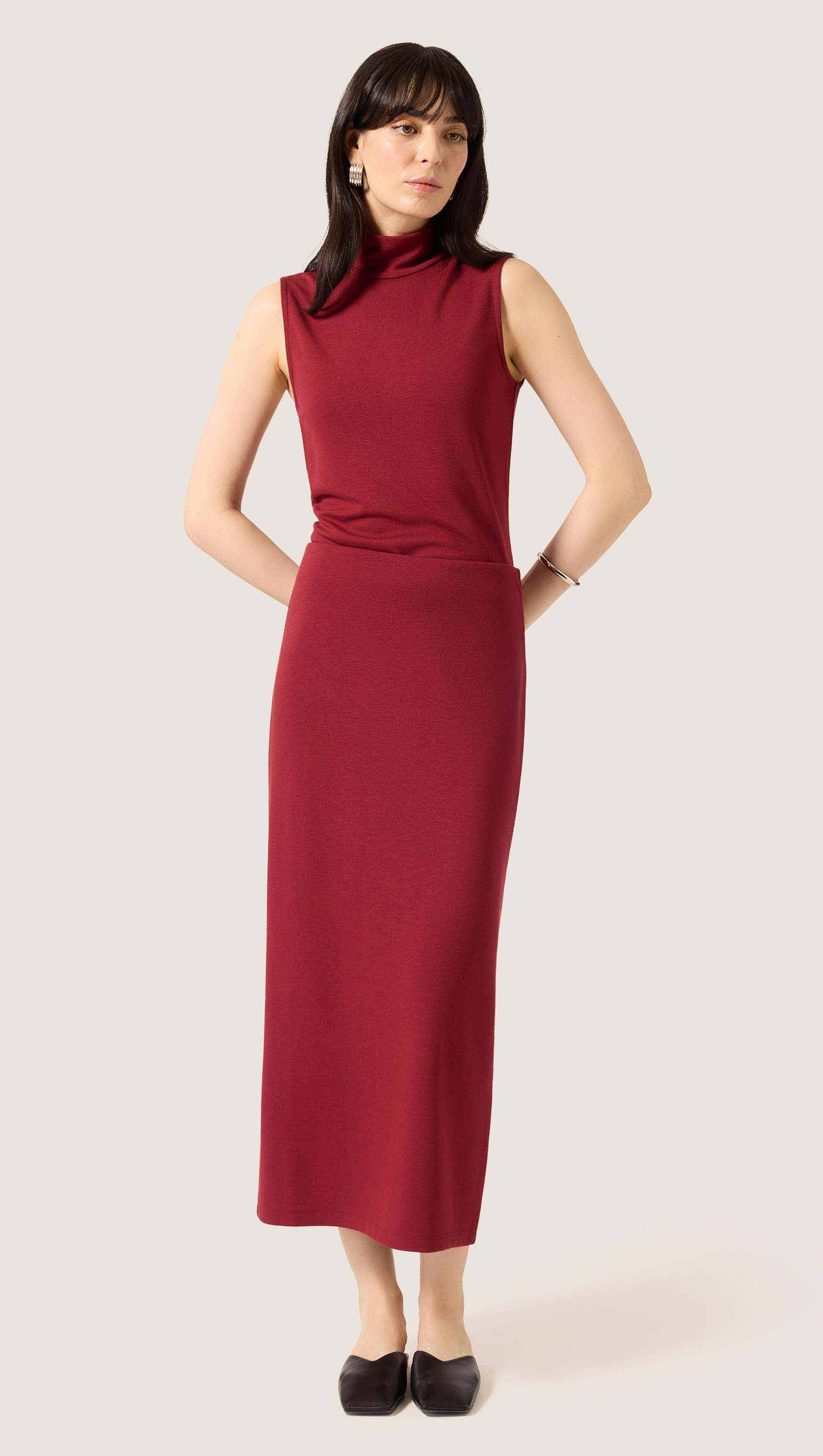 Sleeveless Slim Turtleneck in Wool Jersey | Maroon